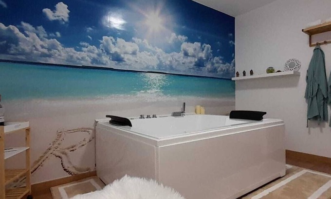 Miguel Esteban Maison | Air house with hydromassage