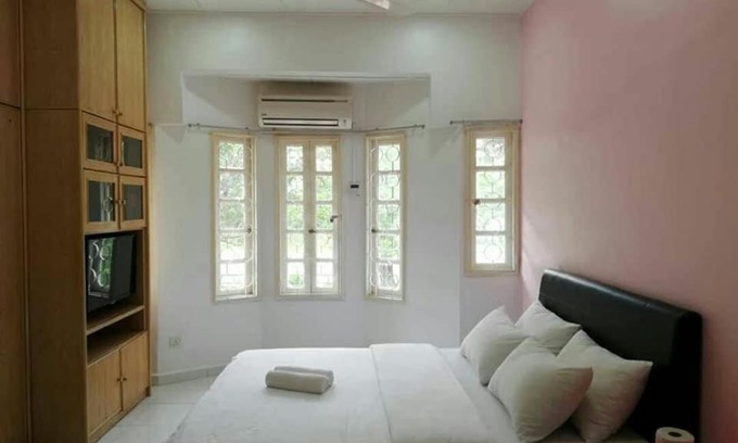 Kampung Cantik Maison | Air Itam 8 Rooms Comfortable Home Stay