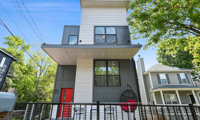 Edgewood Maison | Airbnb.com/p/DesignedByDom - Over 450 Five Star Reviews