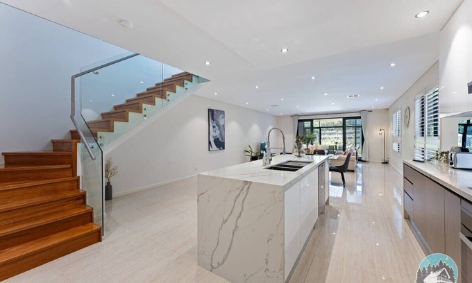 Eastwood Maison | Aircabin - Eastwood - Luxury - 4 Bedrooms House