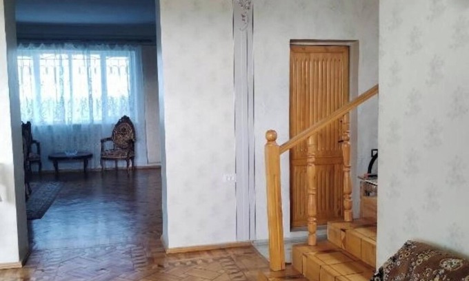 Oshakan Maison | Airport to Echmiadzin Guest House