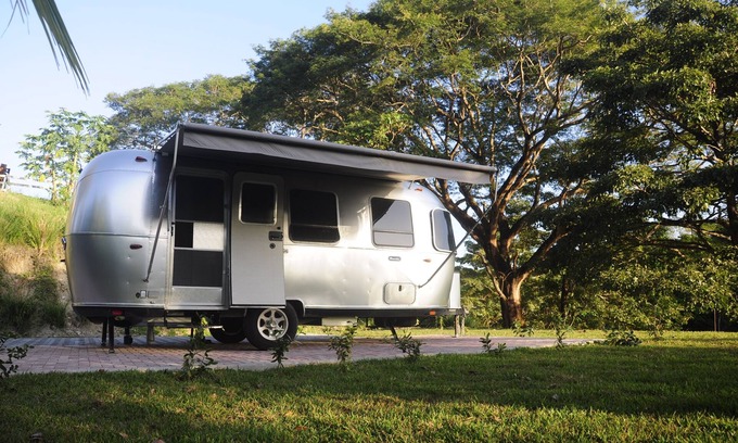 Santiago Maison | AIRSTREAM - BAMBI, AIRSTREAM Hermosa Hills Luxury Villas