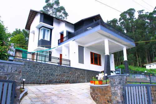 Ooty Appartement | Airy Homestay Ooty by Lexstays