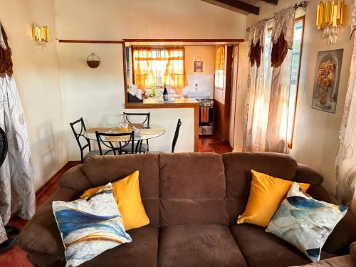 Potters Village Maison | AJs Cottage Escape