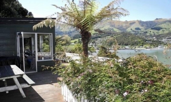 Akaroa Maison | Le secret le mieux gardé d'Akaroa, un joyau caché au bord de l'eau