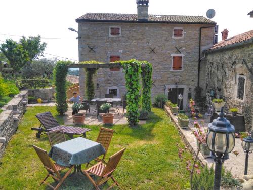 Krasica Lit Et Petit-Déjeuner | al Merlo Olivo, rural istrian house