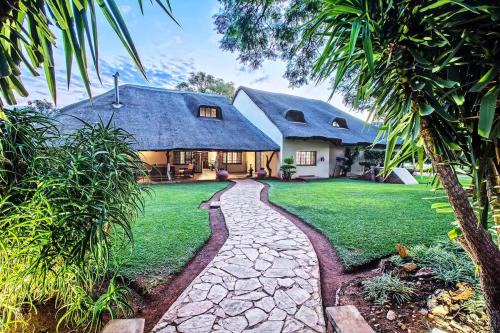 Lepele-Nkumpi Chalet De Ski | Al Thandiwe Cliff Chat Lodge
