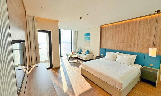 Ha Long Appartement | Alacarte condo - right on beach - high floor