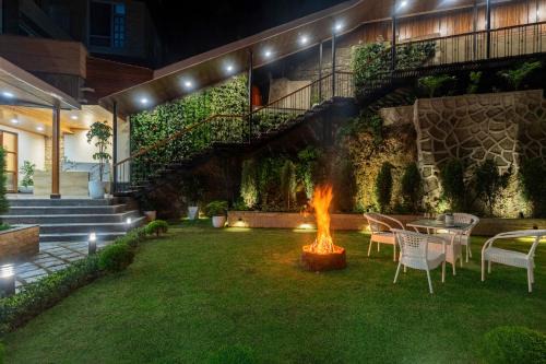 Shimla Appartement | Alaya Stays 6 BHK With Garden - Evaara Woods Hilltop