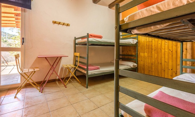 Salas de Pallars Appartement | Alberg La Solana - 21 - Habitación Cuádruple (3 - 4 Plazas)