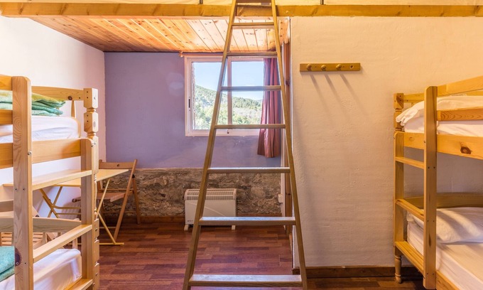 Salas de Pallars Appartement | Alberg La Solana - 33 - Habitación Cuádruple (4 - 6 Plazas)