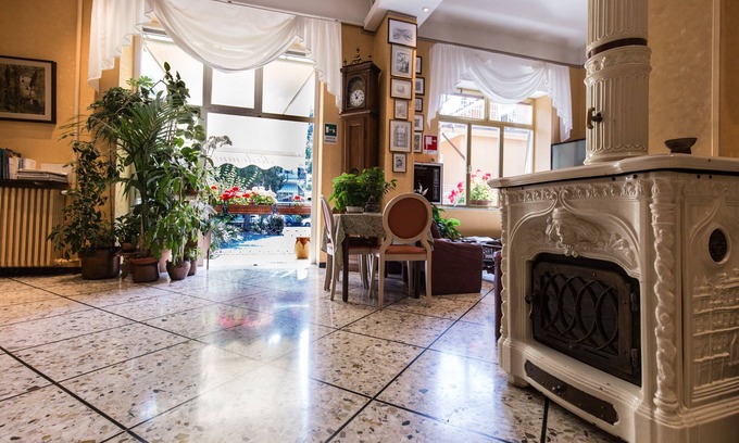 Varese Ligure Hôtel | Albergo Amici