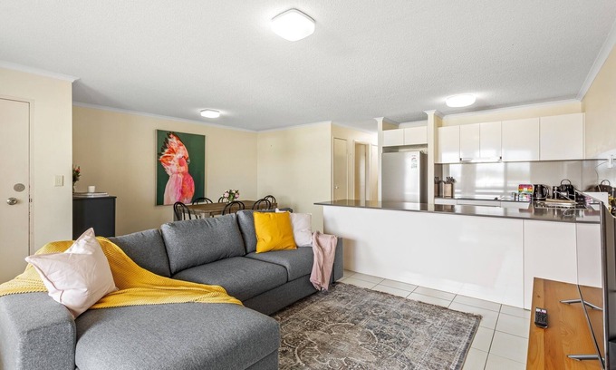Albion Appartement | Albion Convenient Hideaway with Parking & Balcony