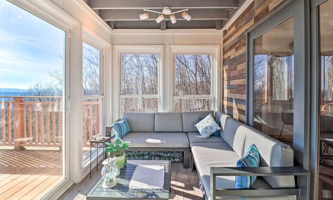 Jonas Maison | Albrightsville Home: Deck + Panoramic Valley View!