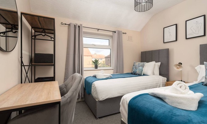 Bamber Bridge Maison | Alexandra | WiFi Parking Garden