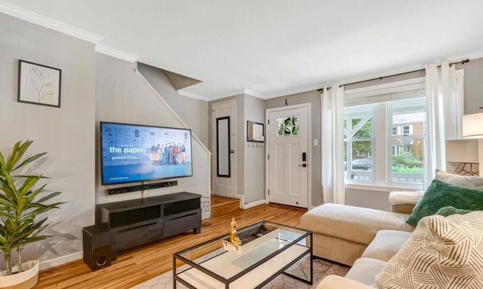 Potomac West Maison | Alexandria Getaway Minutes from Downtown D.C.