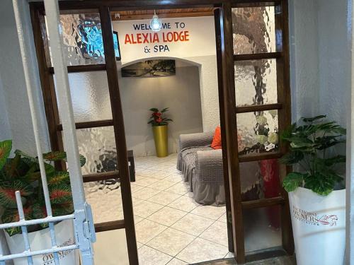 Goodwood Cabine | ALEXIA LODGE & SPA