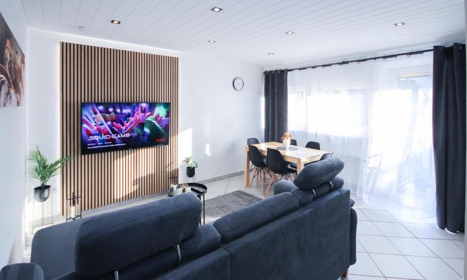 Stuttgart Appartement | ALFA Stuttgart 3Zi-Maisonette 6 Personen Zuffenhausen nahe Porsche & Bosch l WIFI & SmartTV I 3BR 4 Beds I Kitchen I Bathroom & WC