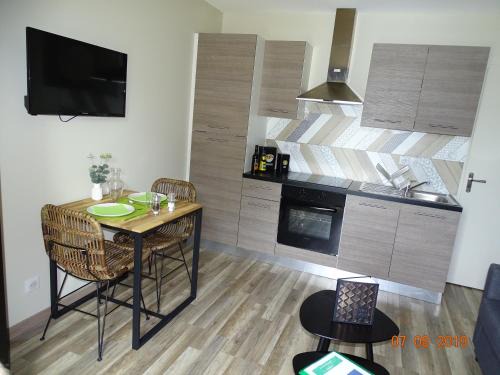 Bourg-en-Bresse Appartement | Alimentec - Clinique Convert - Calme - Parking privé -Terrasse Privée