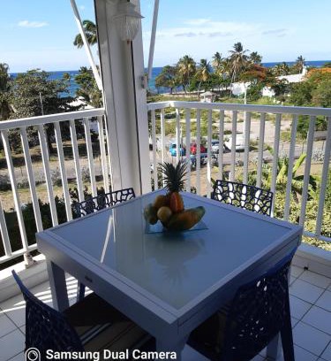 L'Autre-Bord Appartement | Alizés Sun Rise Le Moule T1 Bis avec vue mer