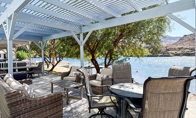 Parker Dam Maison | All-American Escape, Riverfront! River Lodge- WB3