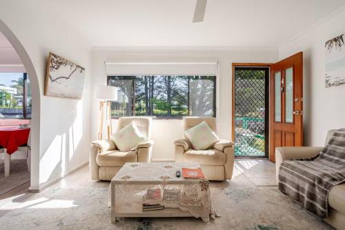 Bomaderry Maison | All in One Home Work, Relax & Weekend Escape