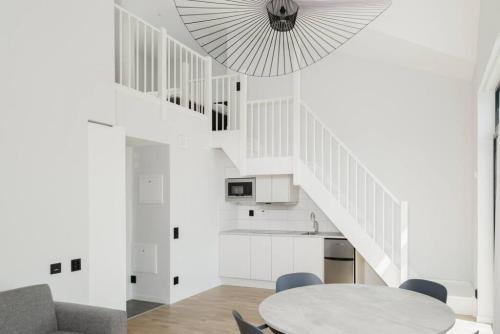 Lidingo Appartement | All in one Loft with Balcony and Free parking