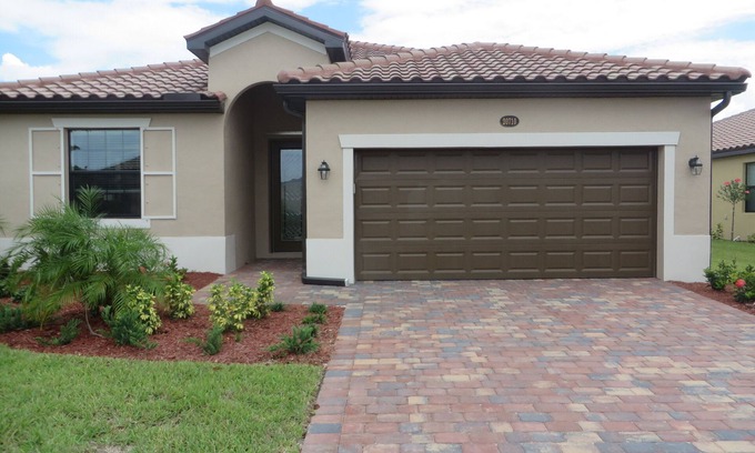 Gran Paradiso Maison | TOUT INCLUS MEUBLÉ 3 CHAMBRES 2 BAIN MAISON VENISE FLORIDE