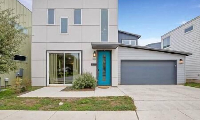 Terrell Heights Maison | All Masters, 22ft Ceilings!