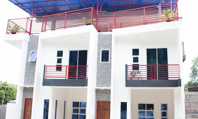 Cagayan de Oro Appartement | Tout nouvel appartement # 202 1BR avec balcon et parking gratuit
