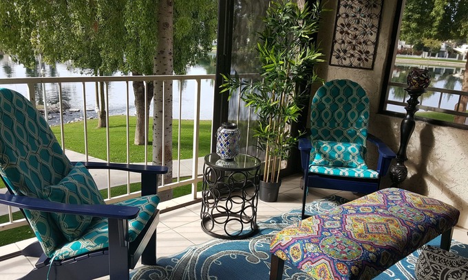 Desert Shores Copropriété | TOUS LES 62 AVIS sont 5 étoiles! Lakefront + piscine CHAUFFÉE + lits King & Queen