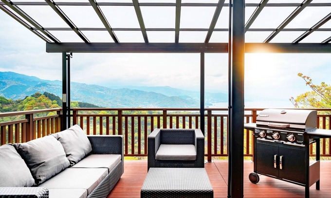 Shimotaga Maison | All rooms have ocean views A rental villa with a hot spring and a terrace with a spectacular view / Atami Shizuoka