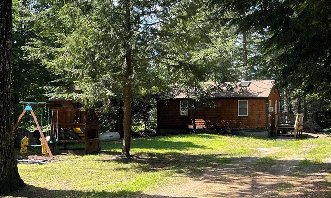 Northwood Cabine | All-Season Cozy Lakeside Cabin in Northwood, NH- 2 Bdr, great views