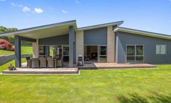 Springfield Maison | All Together, Two Houses with Spa Pool