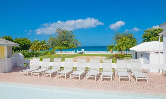The Lime Hôtel | Allamanda Beach Resort