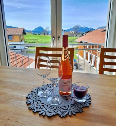 Hafenegg Appartement | AllgäuBlick - Ferienwohnung mit Bergblick - Königscard