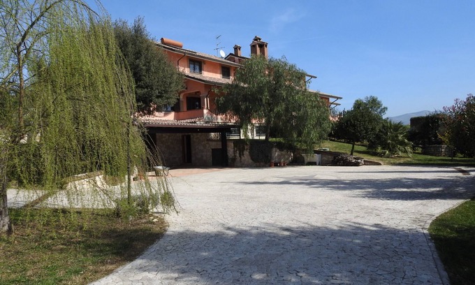 Fara in Sabina Maison | Alloggio turistico confortevole nelle colline di Passo Corese a Fara in Sabina