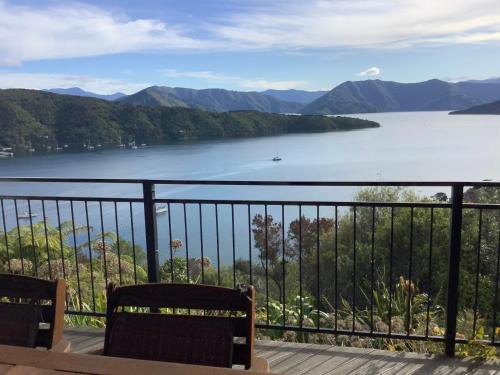 Waikawa Bay Appartement | Allports Sea view Apartment with Spa pool