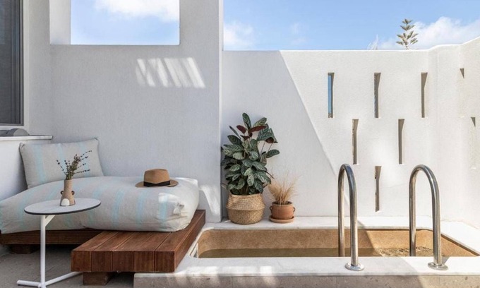 Skiros Villa | Alluring Skyros Suite | Suite Imperial | 1 Bedroom | Private Furnished Terrace | Outdoor Plunge Pool | Concierge Services | Vina