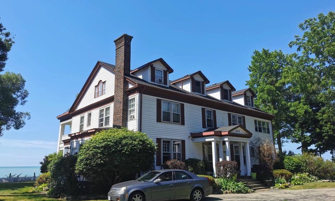 Port Stanley Villa | "Historic 7BR Lakefront Villa: Perfect for Family Gatherings & Summer Retreats"