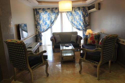 Mansoura Appartement | ALMADIAFAH- No forigner المضيفة للوحدات الفندقيه -عرب فقط