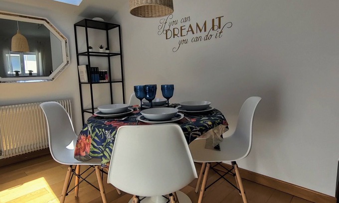 Burgos Appartement | Almirante Burgos Centro Tranquila VUT 09/212