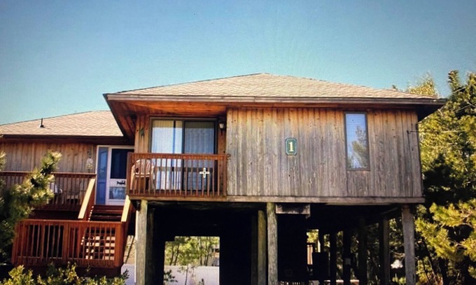 Loveladies Maison | Almost beachfront 3-bedroom house in Loveladies with WiFi, AC