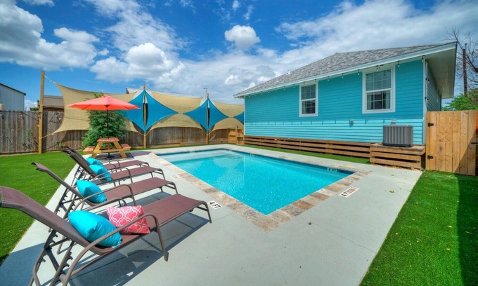 Port Aransas Maison | Aloha Ohana by AvantStay | Private Pool Near Beach