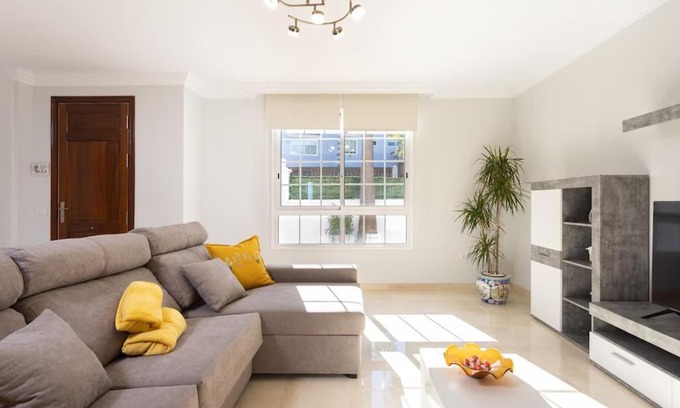Las Cuevas Appartement | Alojamiento acogedor y tranquilo