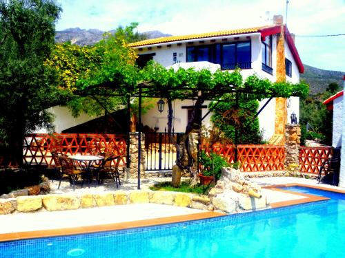 Huelma Maison | Alojamiento rural El Agüelo
