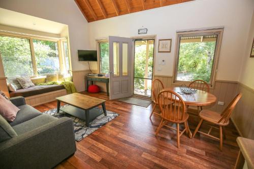 Harrietville Maison | Alpine Arnica Cottage 2