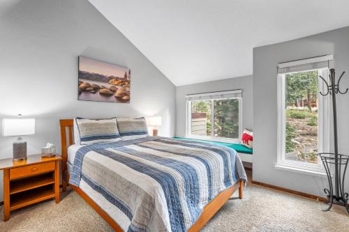Carnelian Woods Maison | Alpine Escape: Tahoe Oasis Steps from Lake
