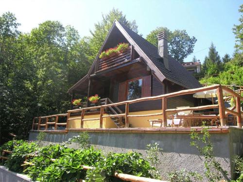 Cutigliano Chalet De Ski | Alpine Getaway in Tuscany