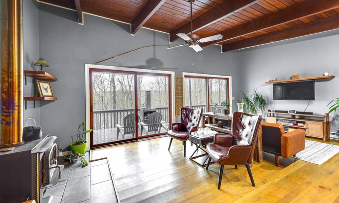 Delevan Cabine | 'Alpine House' Modern Delevan Cabin on 2 Acres